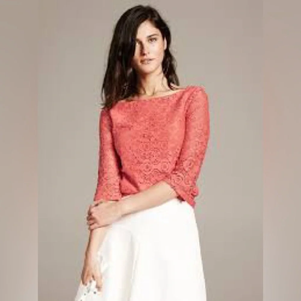 Banana Republic- Coral Lace‎ Boatneck Blouse Size 10P